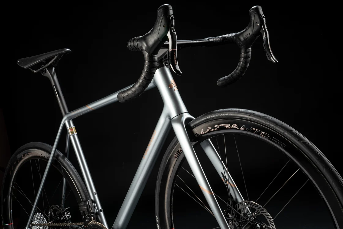 COLNAGO Steelnovo-particolari fondo nero-23